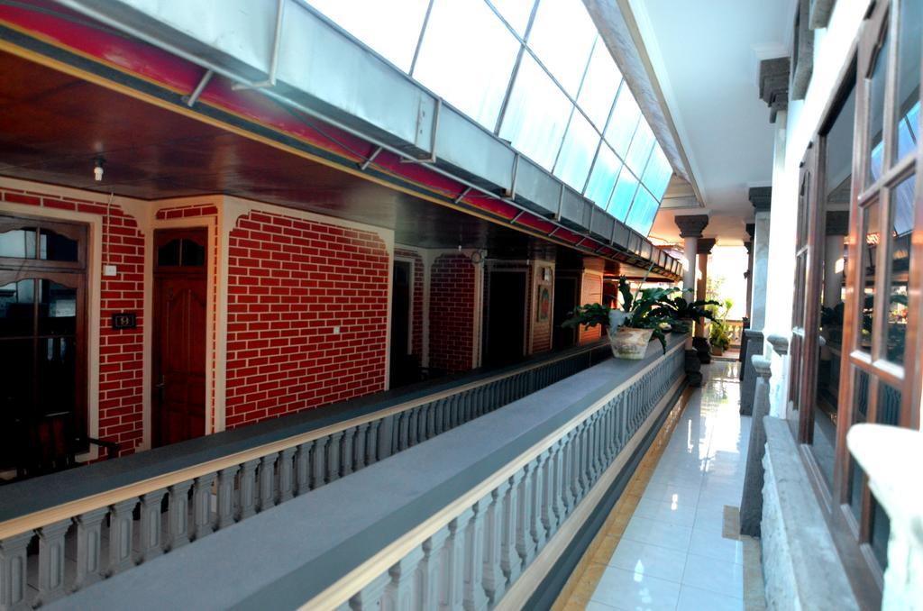 塞米亚克 洛瑞比奇旅馆酒店 外观 照片